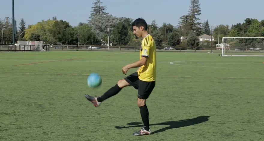 Futbol topunu necə vurmaq olar