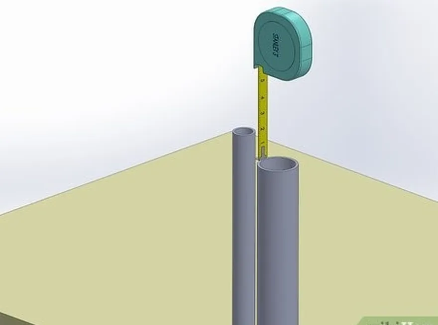 addım 5, 1 düym (2,5 sm) pvc borusunu 12 düym (30,5 sm) uzunluğuna kəsin.